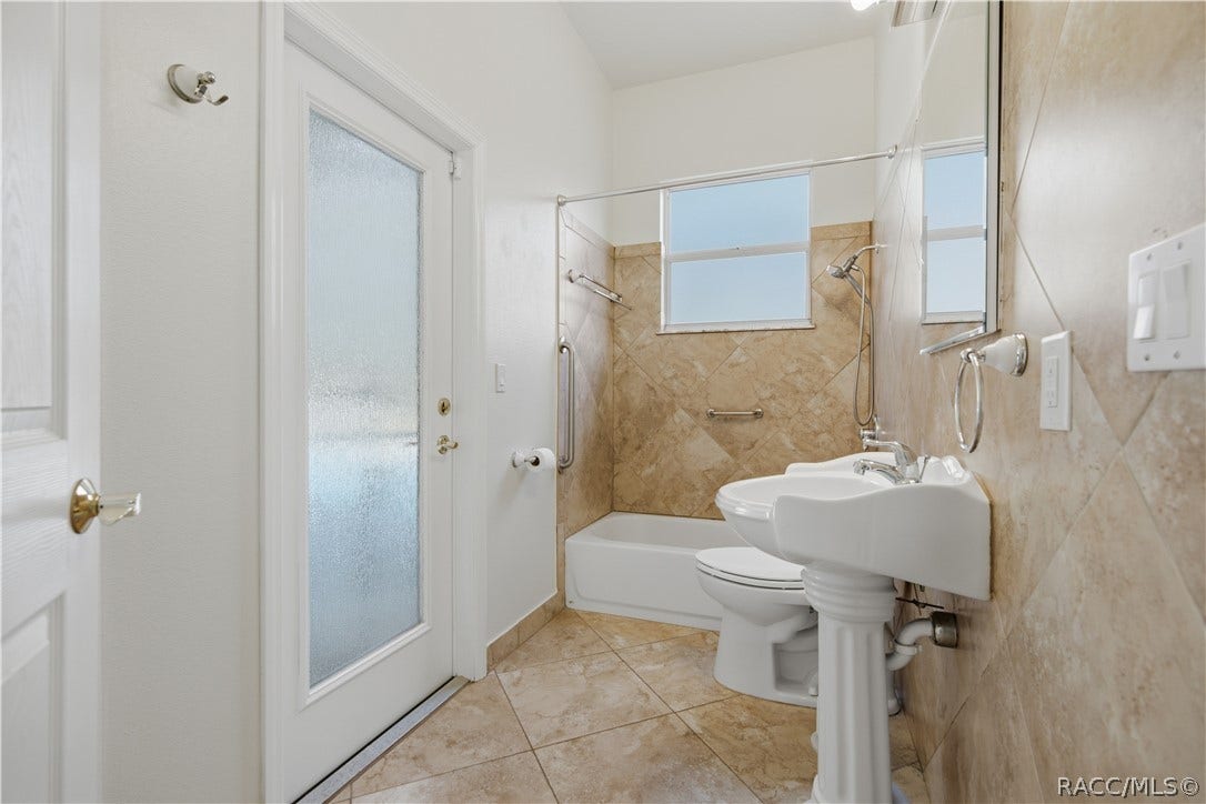 132 Linder Drive, Homosassa, FL 34446 132 Linder Drive, Homosassa, FL 34446