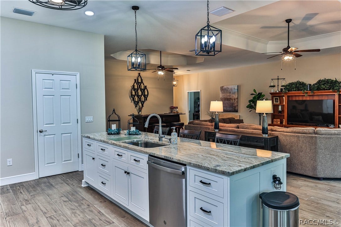2170 W TALL OAKS Drive, Beverly Hills, FL 34464