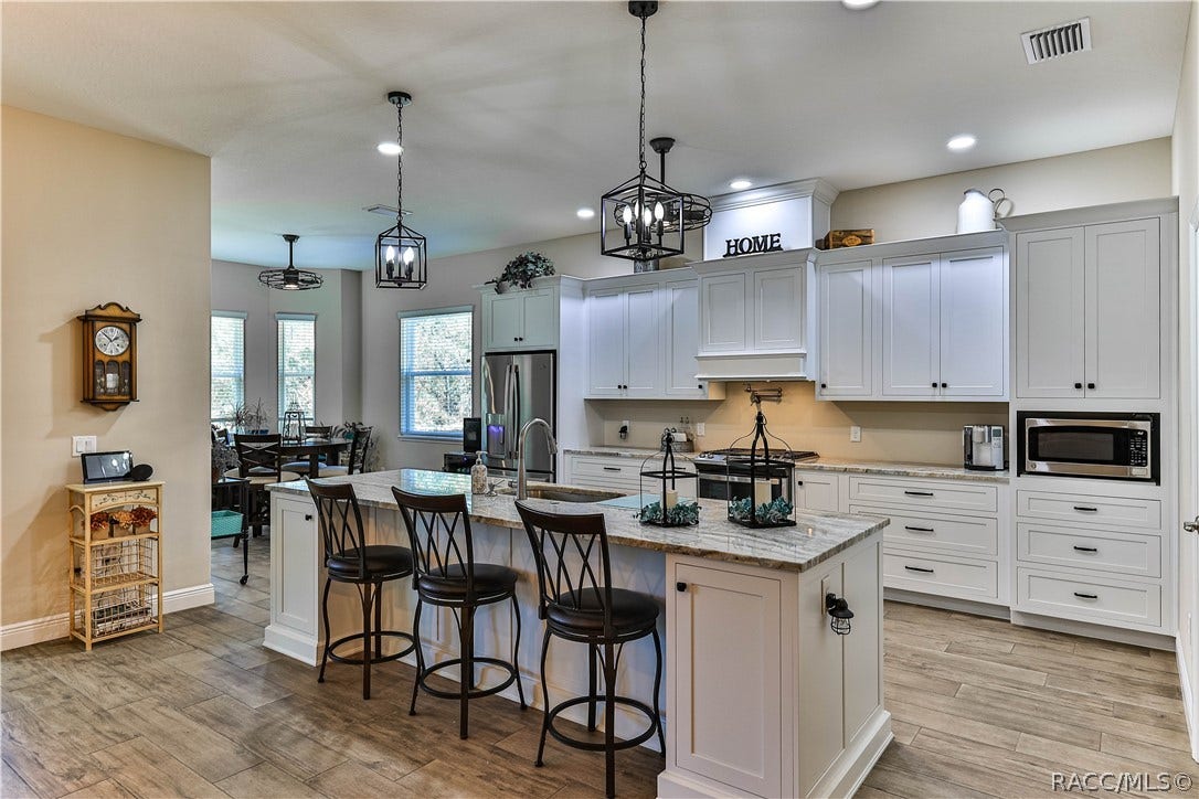 2170 W TALL OAKS Drive, Beverly Hills, FL 34464