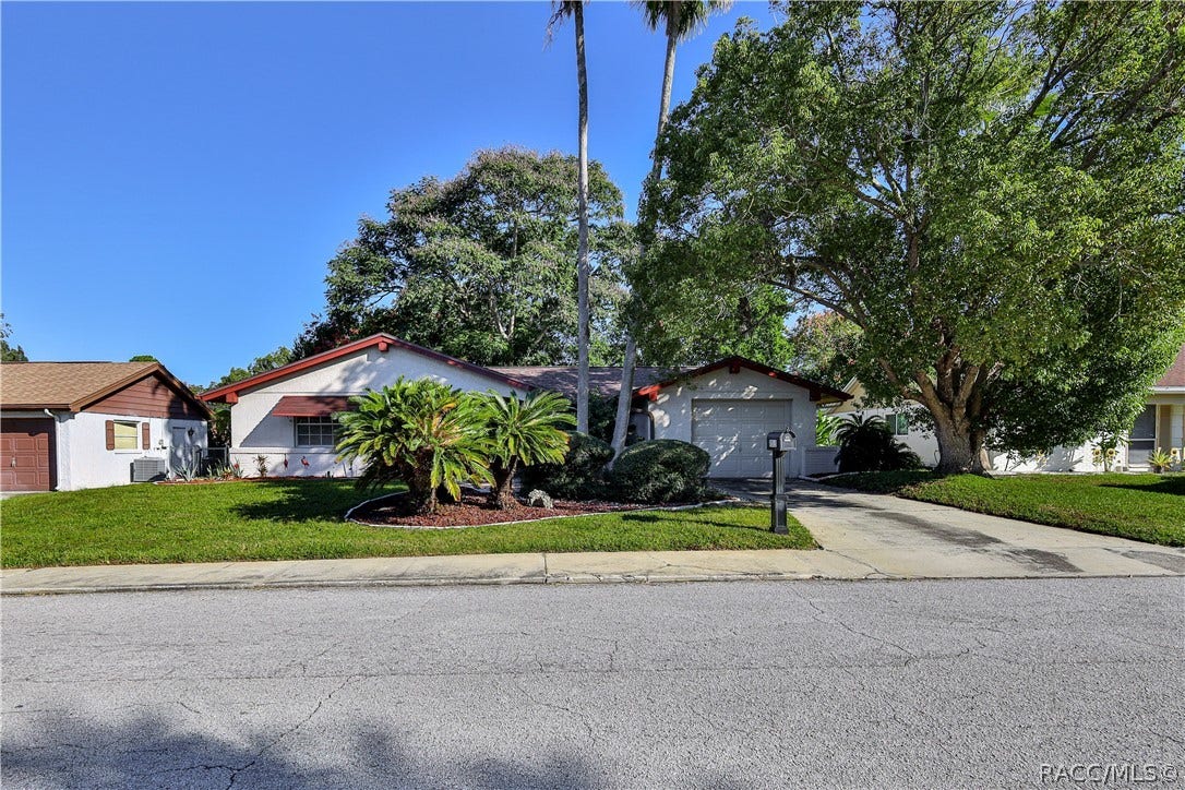 8511 Sunflower Lane, Hudson, FL 34667 8511 Sunflower Lane, Hudson, FL 34667