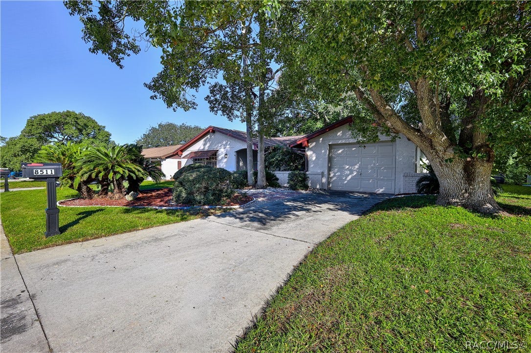 8511 Sunflower Lane, Hudson, FL 34667 8511 Sunflower Lane, Hudson, FL 34667