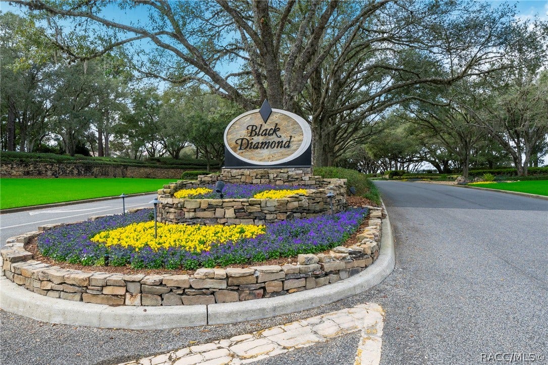 4605 N Pine Valley Loop, Lecanto, FL 34461 Front entrance to Black Diamond