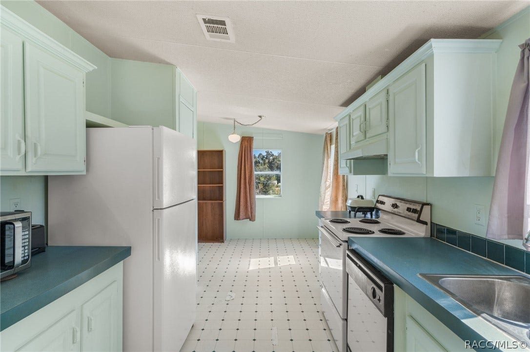 2260 E Shales Court, Hernando, FL 34442 2260 E Shales Court, Hernando, FL 34442