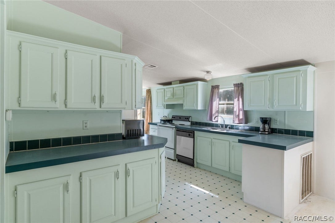 2260 E Shales Court, Hernando, FL 34442 2260 E Shales Court, Hernando, FL 34442
