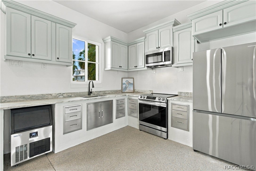 414 NW 8th Avenue, Crystal River, FL 34428