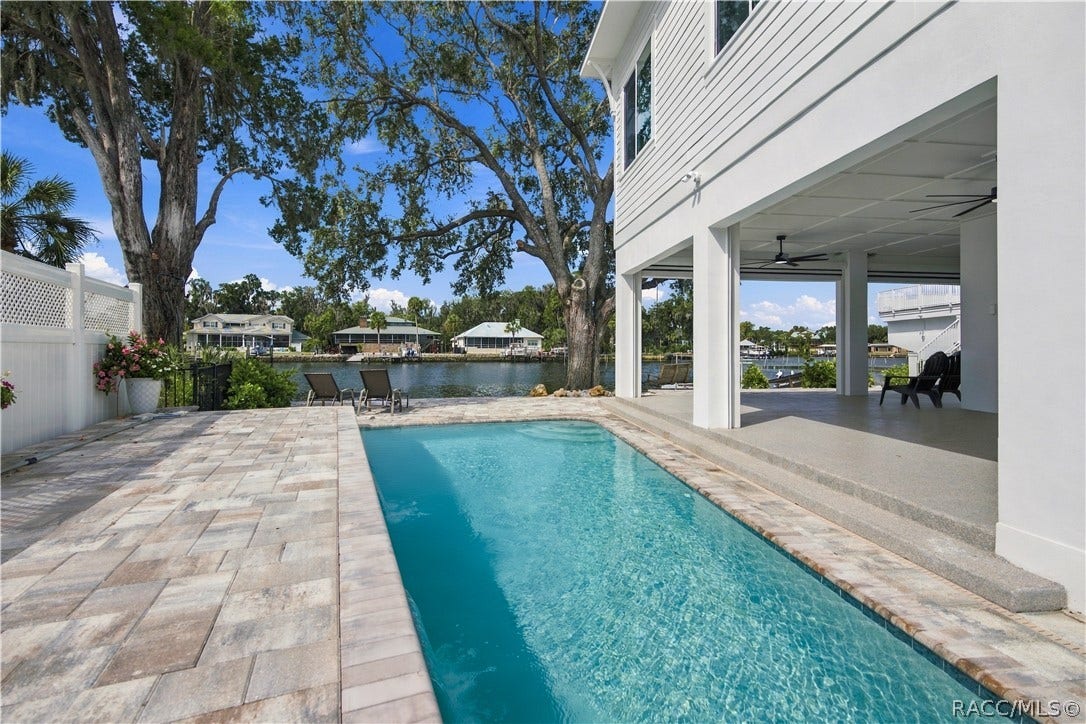 414 NW 8th Avenue, Crystal River, FL 34428