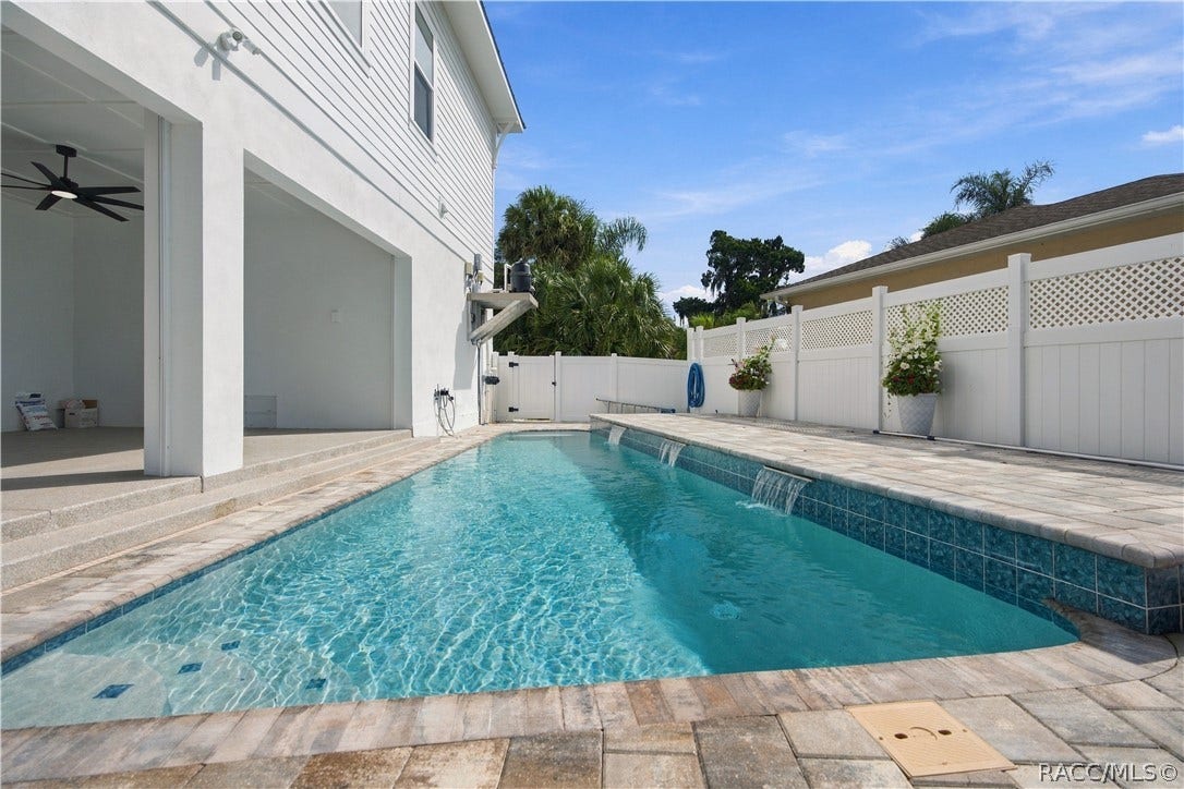 414 NW 8th Avenue, Crystal River, FL 34428