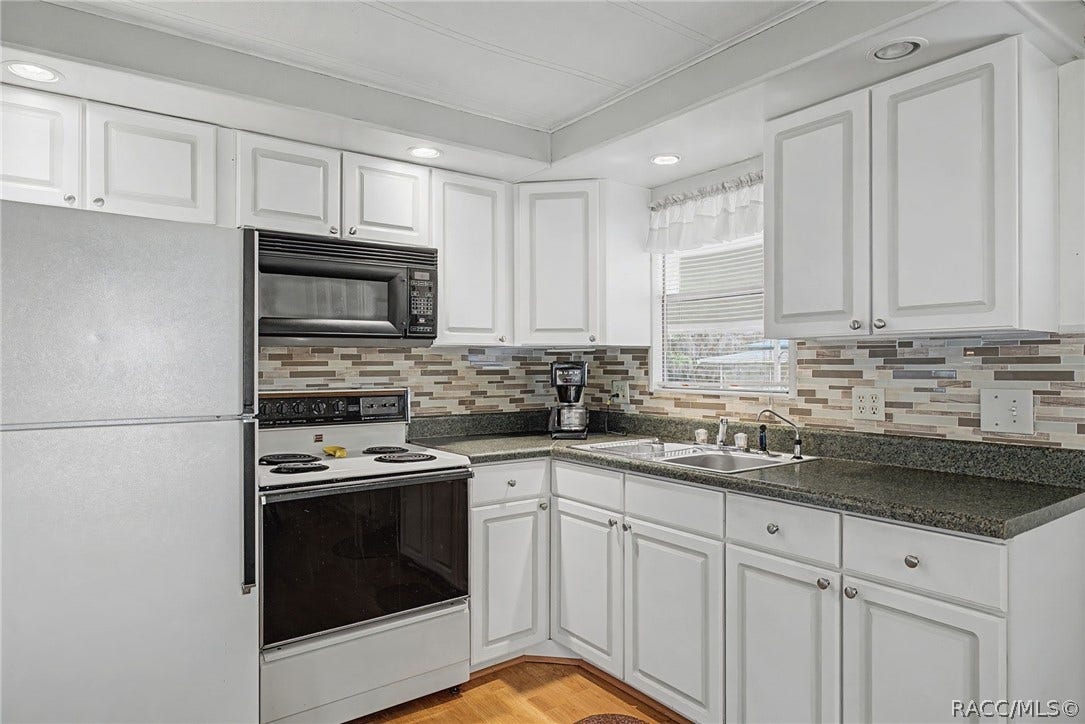 8245 E Lulas Lane, Floral City, FL 34436 8245 E Lulas Lane, Floral City, FL 34436