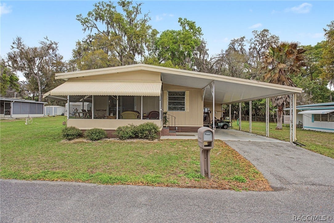 8245 E Lulas Lane, Floral City, FL 34436 8245 E Lulas Lane, Floral City, FL 34436