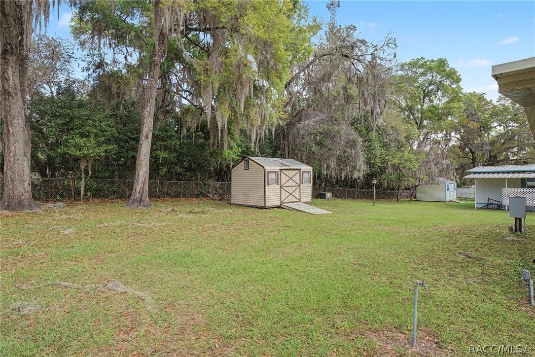 8245 E Lulas Lane, Floral City, FL 34436 8245 E Lulas Lane, Floral City, FL 34436