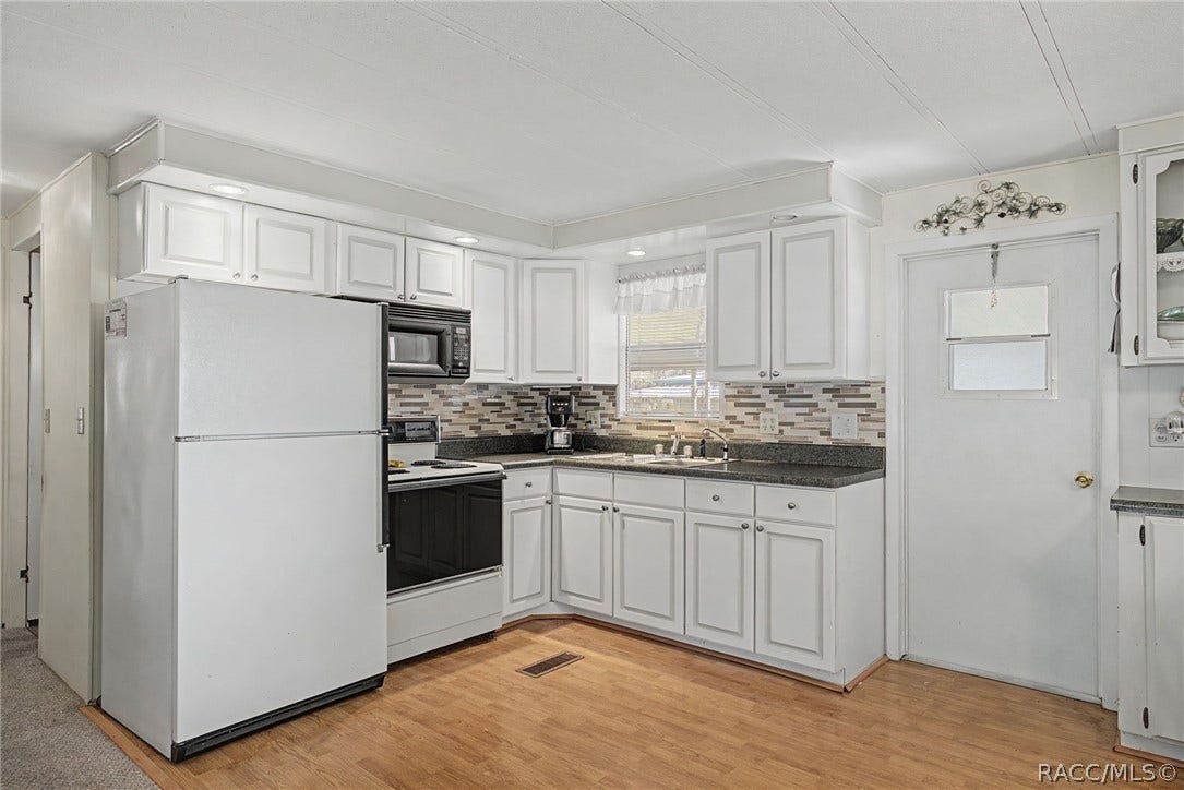 8245 E Lulas Lane, Floral City, FL 34436 8245 E Lulas Lane, Floral City, FL 34436