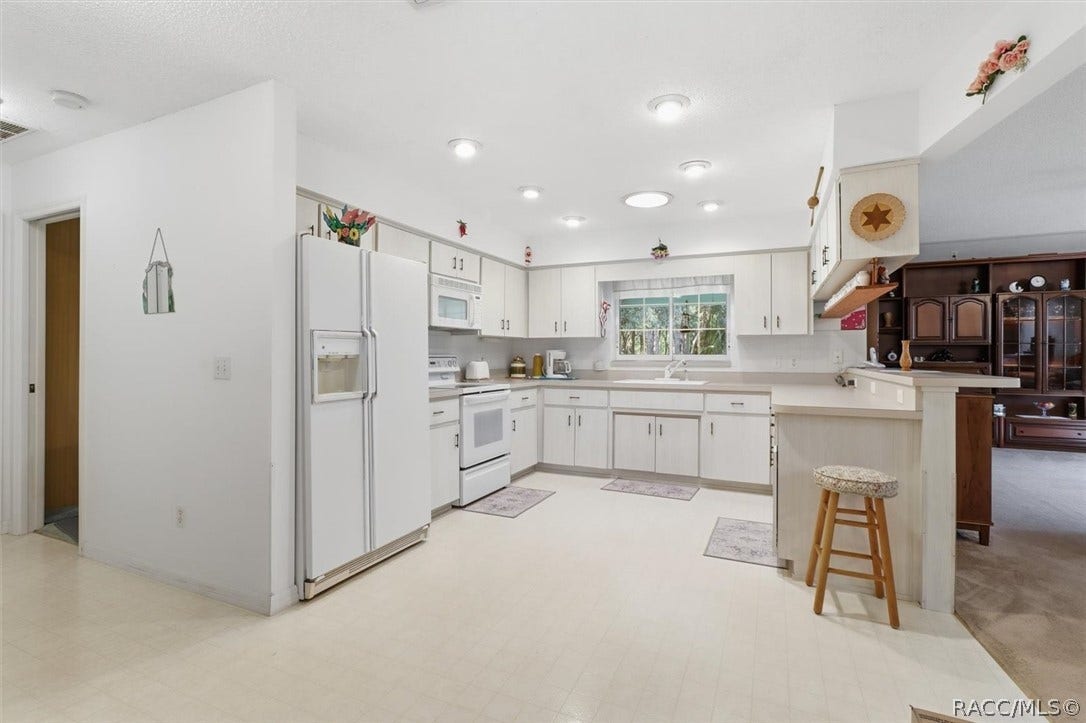337 E Buckingham Drive, Lecanto, FL 34461 337 E Buckingham Drive, Lecanto, FL 34461
