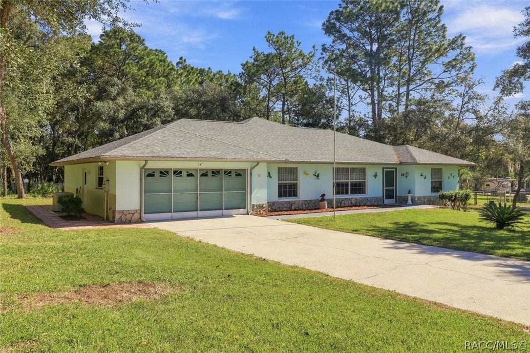 337 E Buckingham Drive, Lecanto, FL 34461 337 E Buckingham Drive, Lecanto, FL 34461