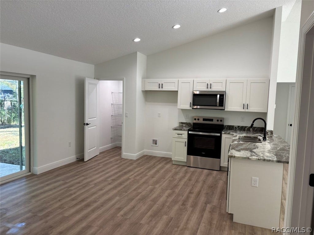 8460 N Pocono Drive, Dunnellon, FL 34434 8460 N Pocono Drive, Dunnellon, FL 34434