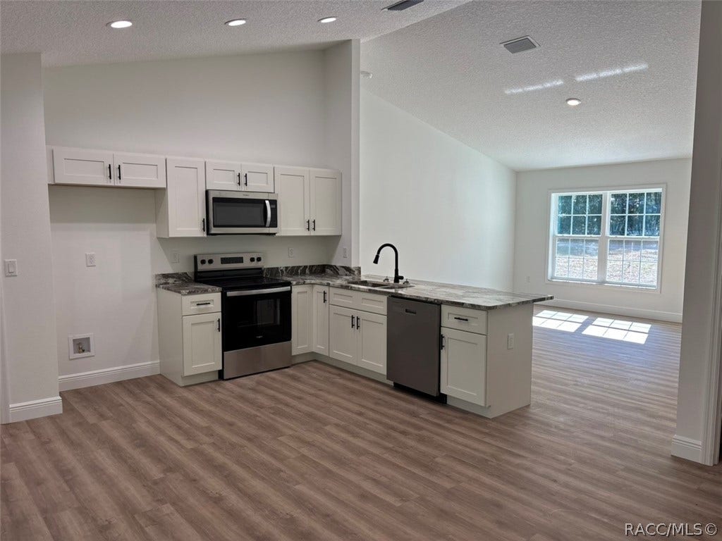 8460 N Pocono Drive, Dunnellon, FL 34434 8460 N Pocono Drive, Dunnellon, FL 34434