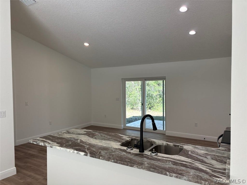 8460 N Pocono Drive, Dunnellon, FL 34434 8460 N Pocono Drive, Dunnellon, FL 34434
