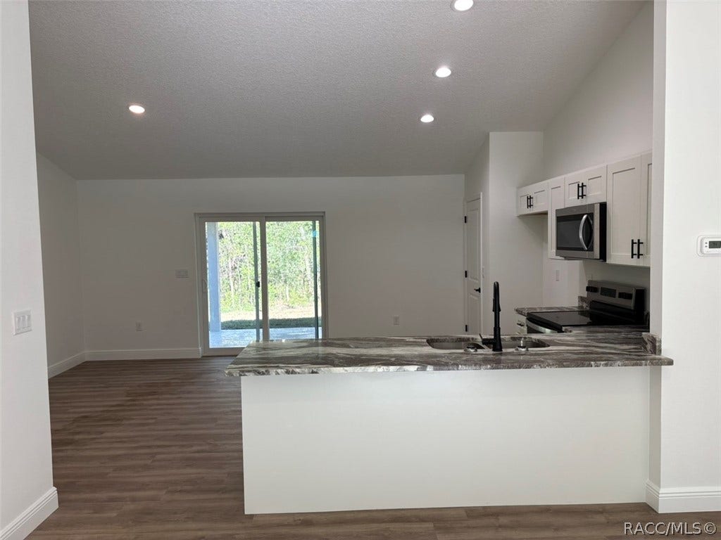 8460 N Pocono Drive, Dunnellon, FL 34434 8460 N Pocono Drive, Dunnellon, FL 34434