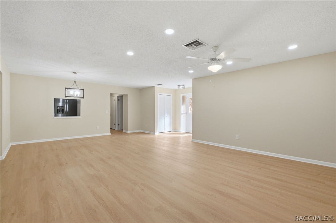 12 Sycamore Court E, Homosassa, FL 34446