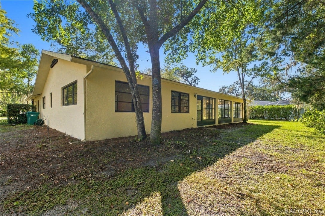 12 Sycamore Court E, Homosassa, FL 34446