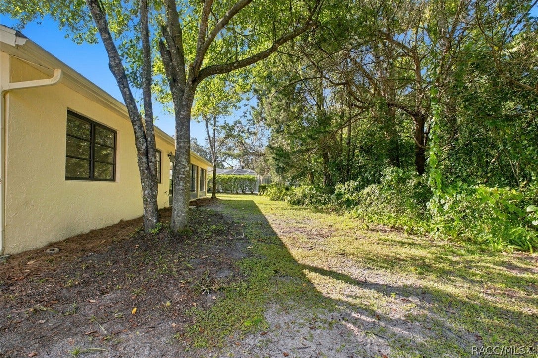 12 Sycamore Court E, Homosassa, FL 34446