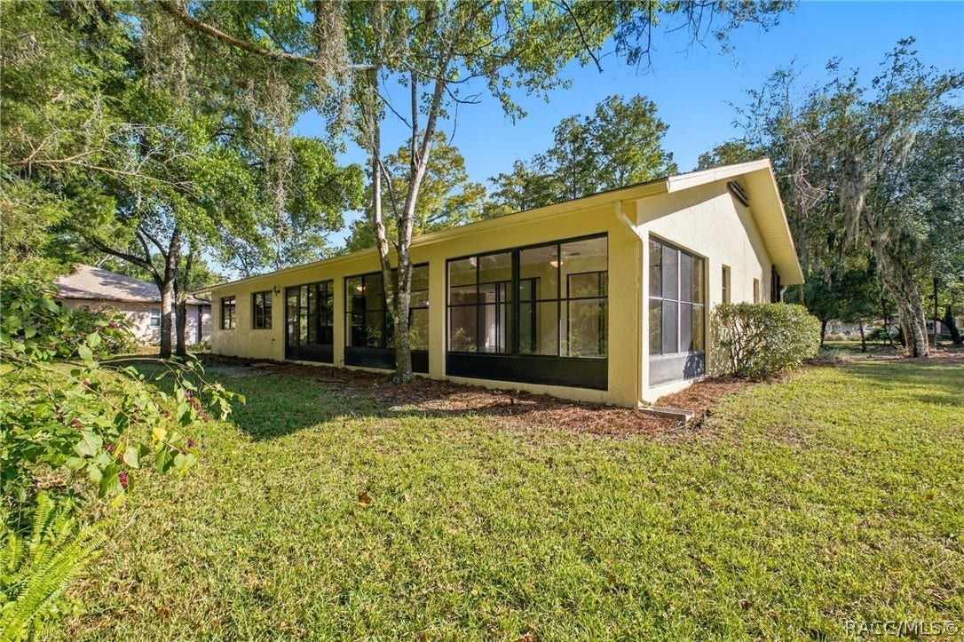 12 Sycamore Court E, Homosassa, FL 34446