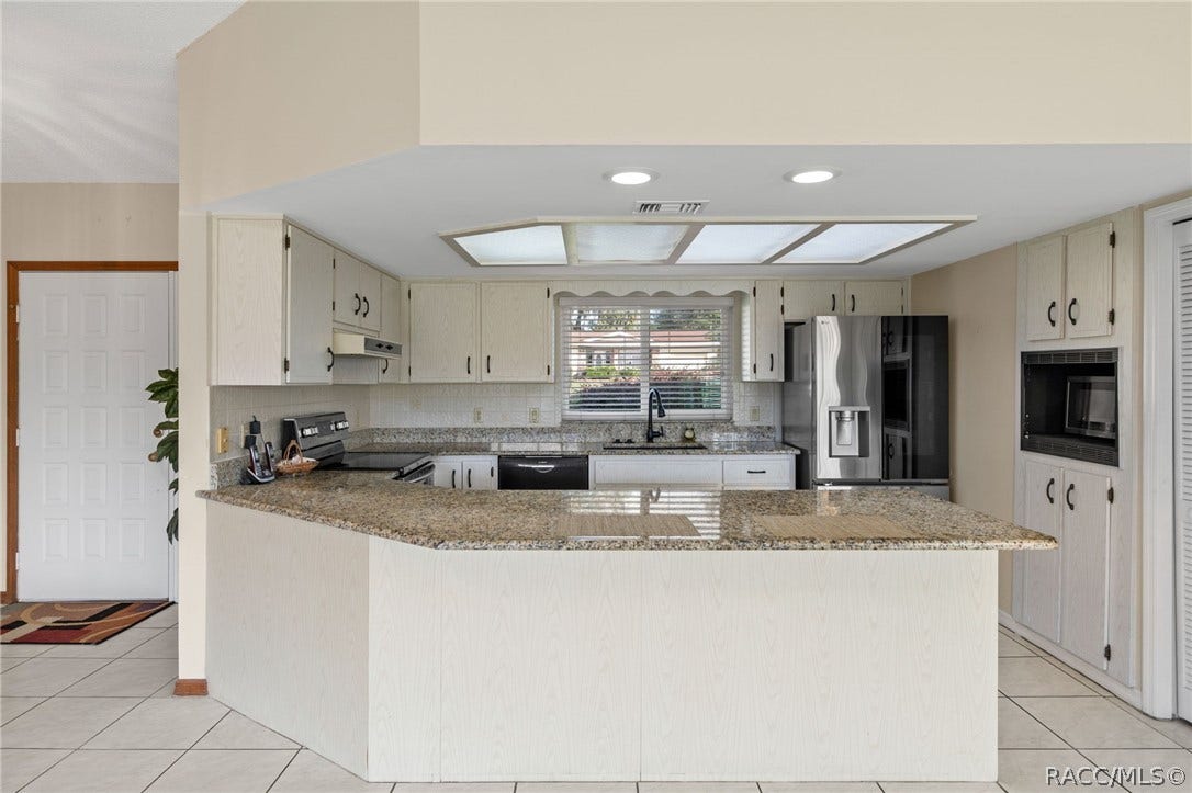 9122 E Point O Woods Drive, Inverness, FL 34453 9122 E Point O Woods Drive, Inverness, FL 34453