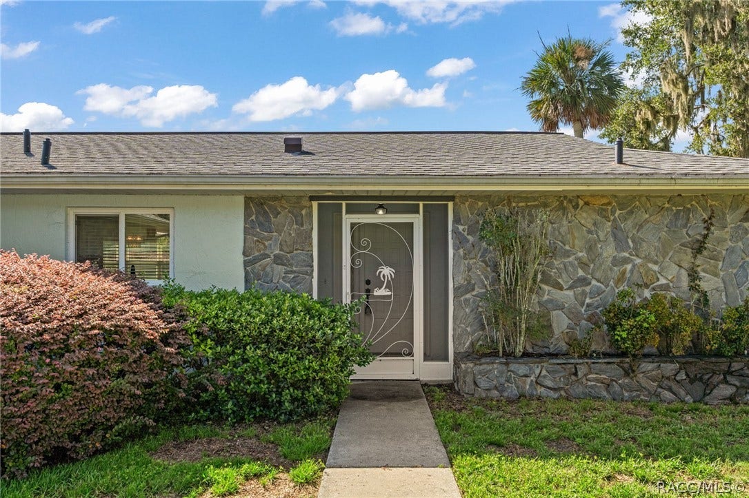 9122 E Point O Woods Drive, Inverness, FL 34453 9122 E Point O Woods Drive, Inverness, FL 34453