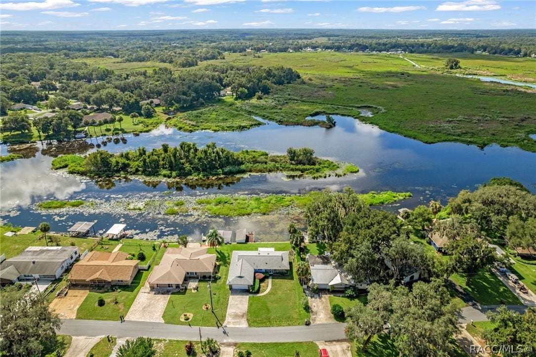 9122 E Point O Woods Drive, Inverness, FL 34453 9122 E Point O Woods Drive, Inverness, FL 34453