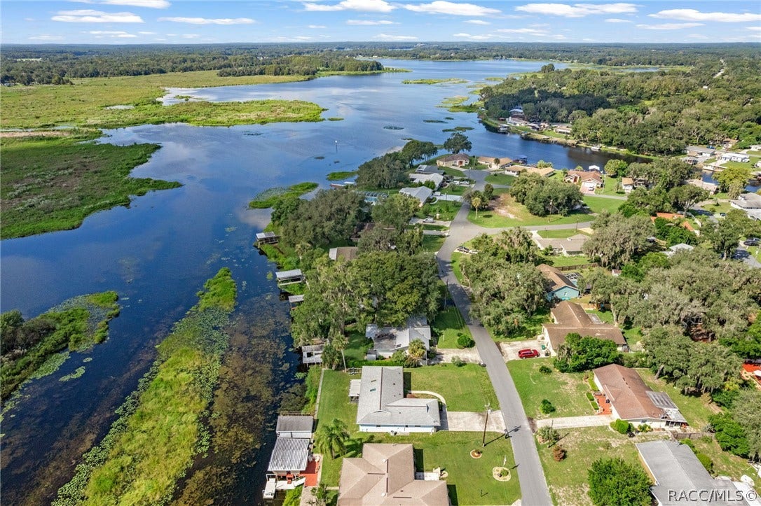 9122 E Point O Woods Drive, Inverness, FL 34453 9122 E Point O Woods Drive, Inverness, FL 34453