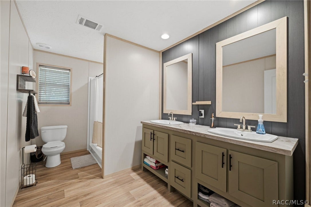 2035 S Goode Point, Homosassa, FL 34448 Primary Bathroom