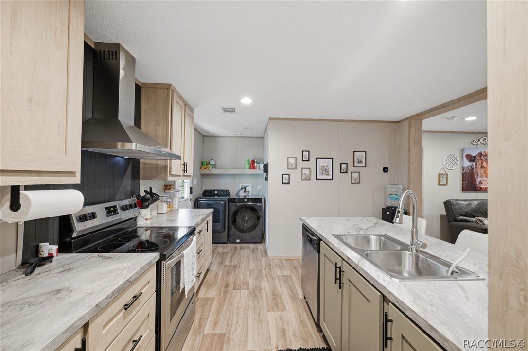 2035 S Goode Point, Homosassa, FL 34448 Kitchen