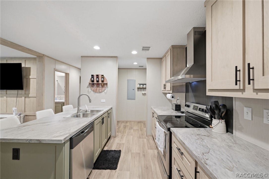 2035 S Goode Point, Homosassa, FL 34448 Kitchen