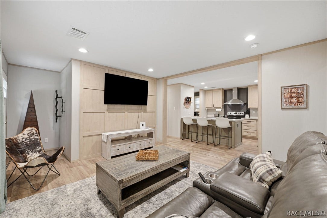 2035 S Goode Point, Homosassa, FL 34448 Living/Foyer/Kitchen