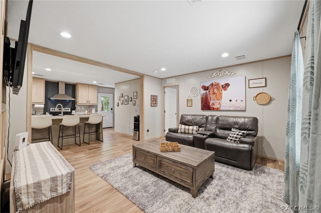 2035 S Goode Point, Homosassa, FL 34448 Living/Kitchen