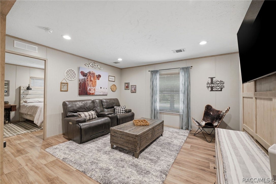 2035 S Goode Point, Homosassa, FL 34448 Living