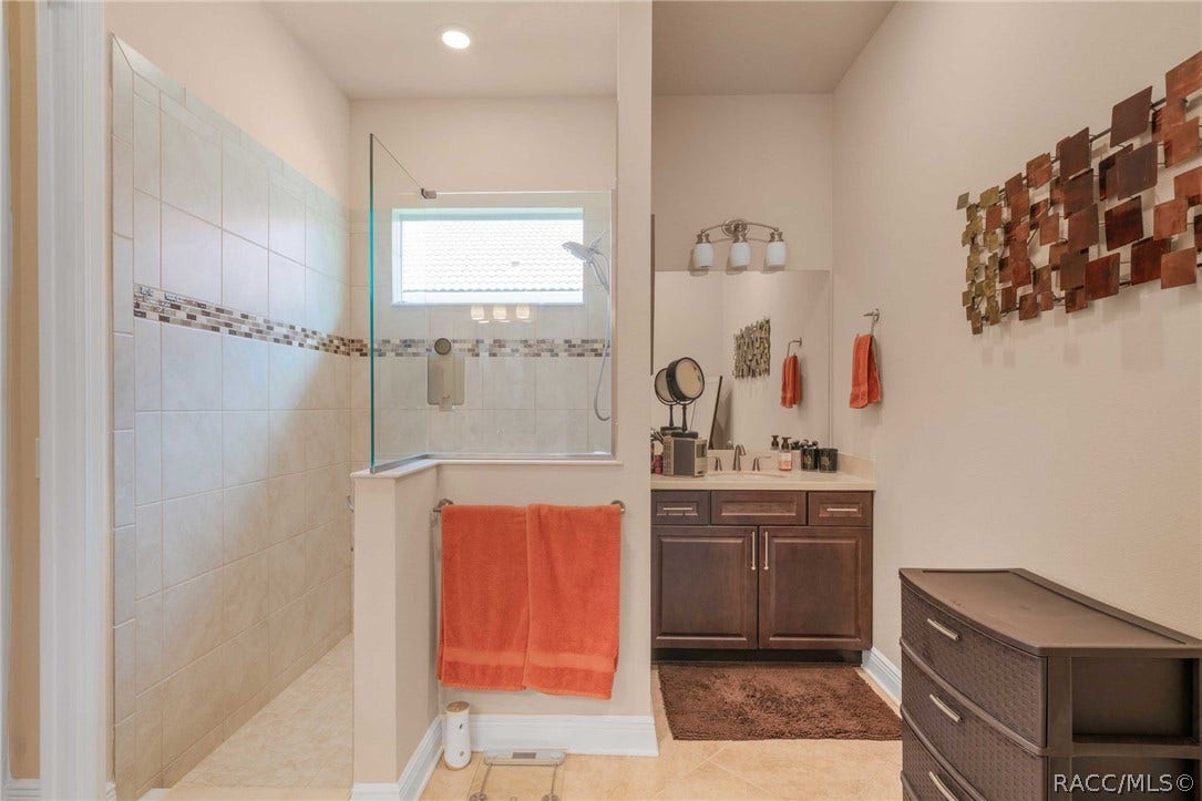 1323 N WHISPERWOOD Drive, Hernando, FL 34442 1323 N WHISPERWOOD Drive, Hernando, FL 34442