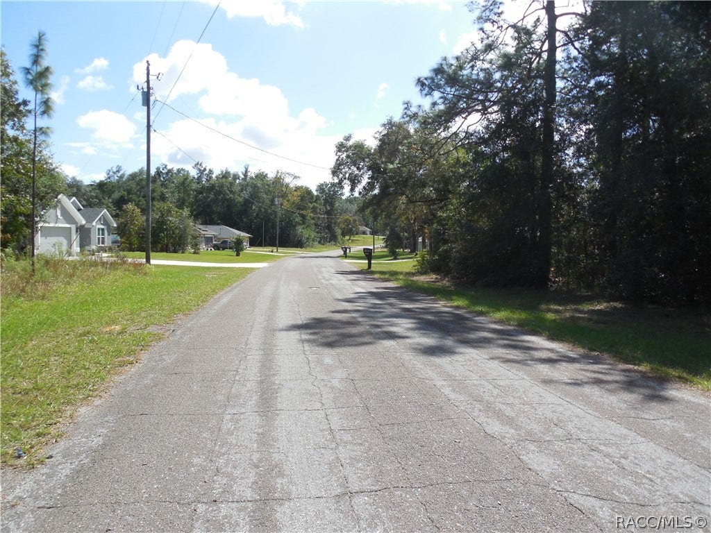 8135 N ISBEN Drive, Dunnellon, FL 34433 8135 N ISBEN Drive, Dunnellon, FL 34433