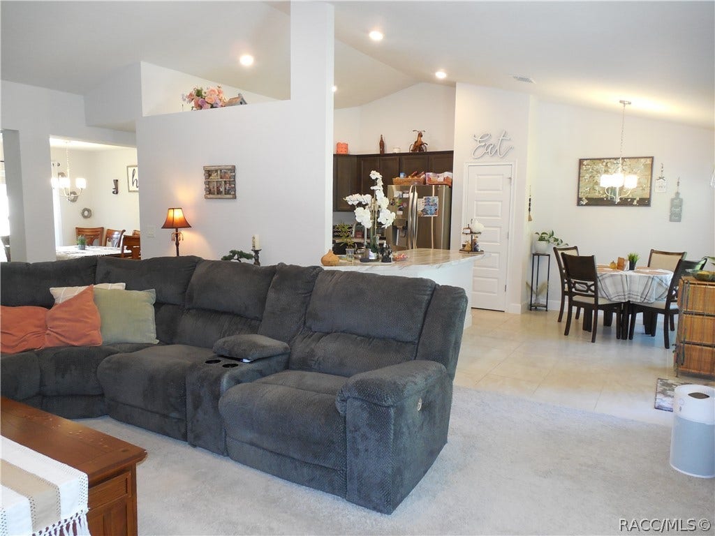 8135 N ISBEN Drive, Dunnellon, FL 34433 8135 N ISBEN Drive, Dunnellon, FL 34433