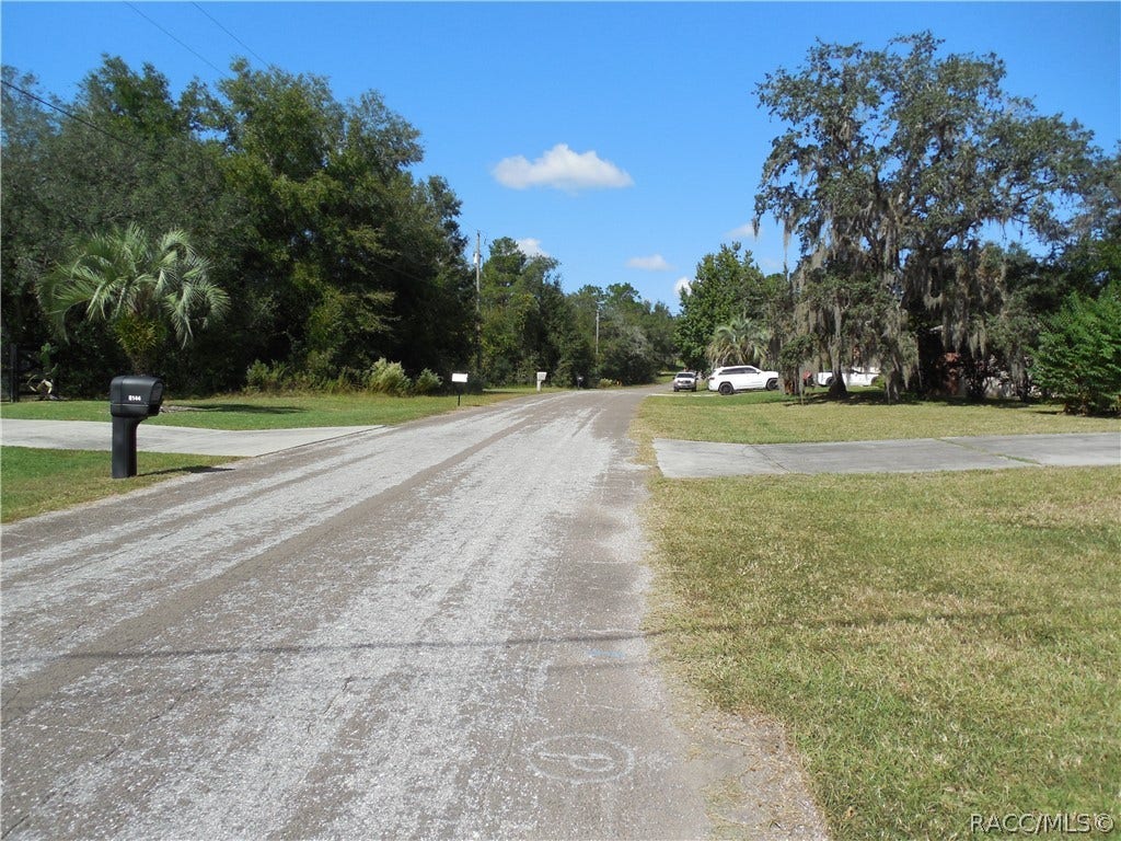 8135 N ISBEN Drive, Dunnellon, FL 34433 8135 N ISBEN Drive, Dunnellon, FL 34433
