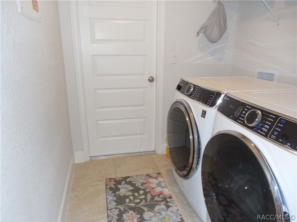 8135 N ISBEN Drive, Dunnellon, FL 34433 8135 N ISBEN Drive, Dunnellon, FL 34433