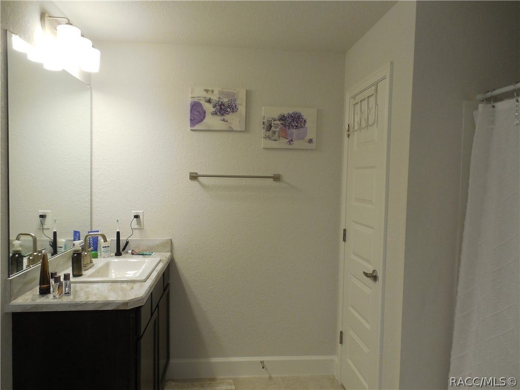 8135 N ISBEN Drive, Dunnellon, FL 34433 8135 N ISBEN Drive, Dunnellon, FL 34433
