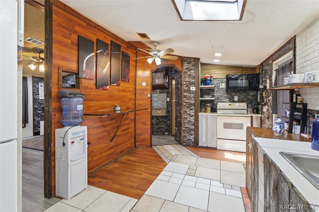 7603 N Ira Martin Avenue, Crystal River, FL 34428 7603 N Ira Martin Avenue, Crystal River, FL 34428