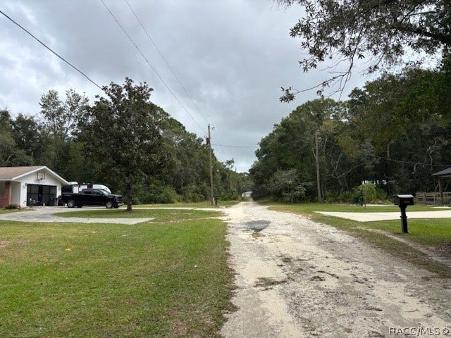 5727 W Meadowpark Lane, Crystal River, FL 34429 5727 W Meadowpark Lane, Crystal River, FL 34429