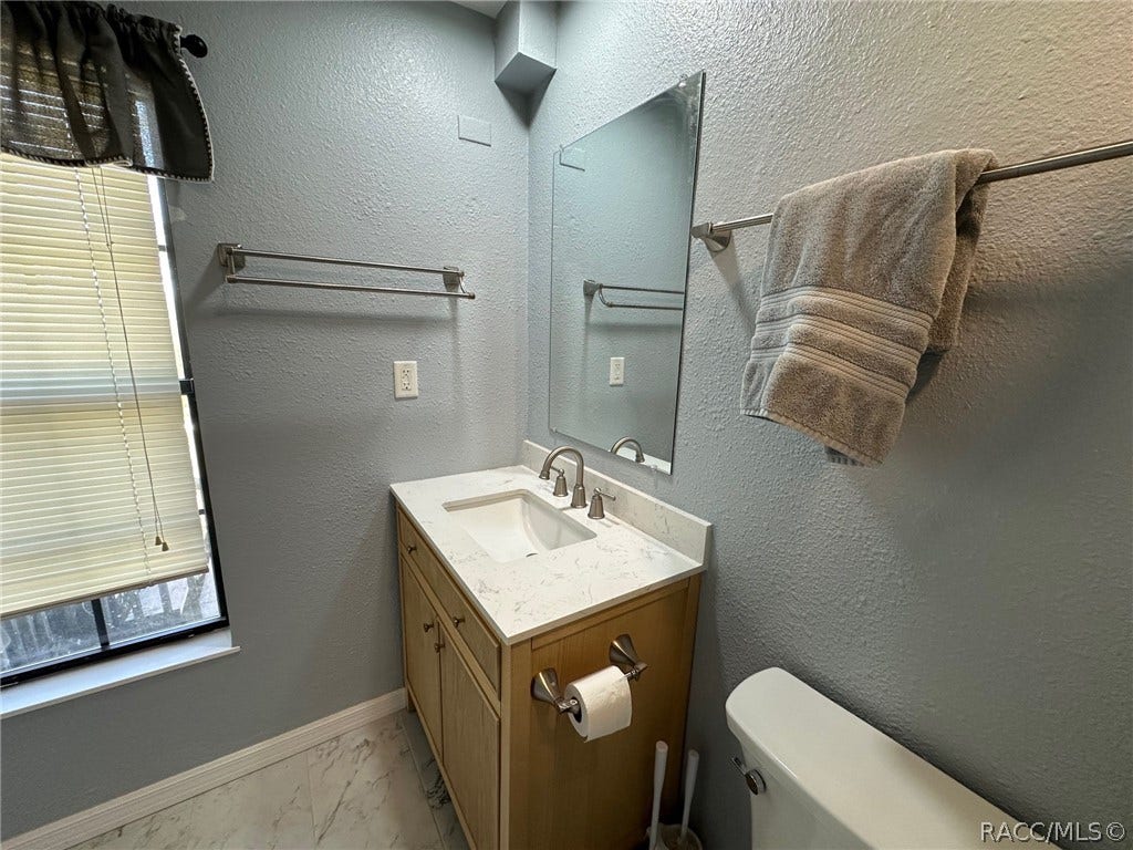3409 W Corrie Leath Lane, Dunnellon, FL 34433 Master bathroom