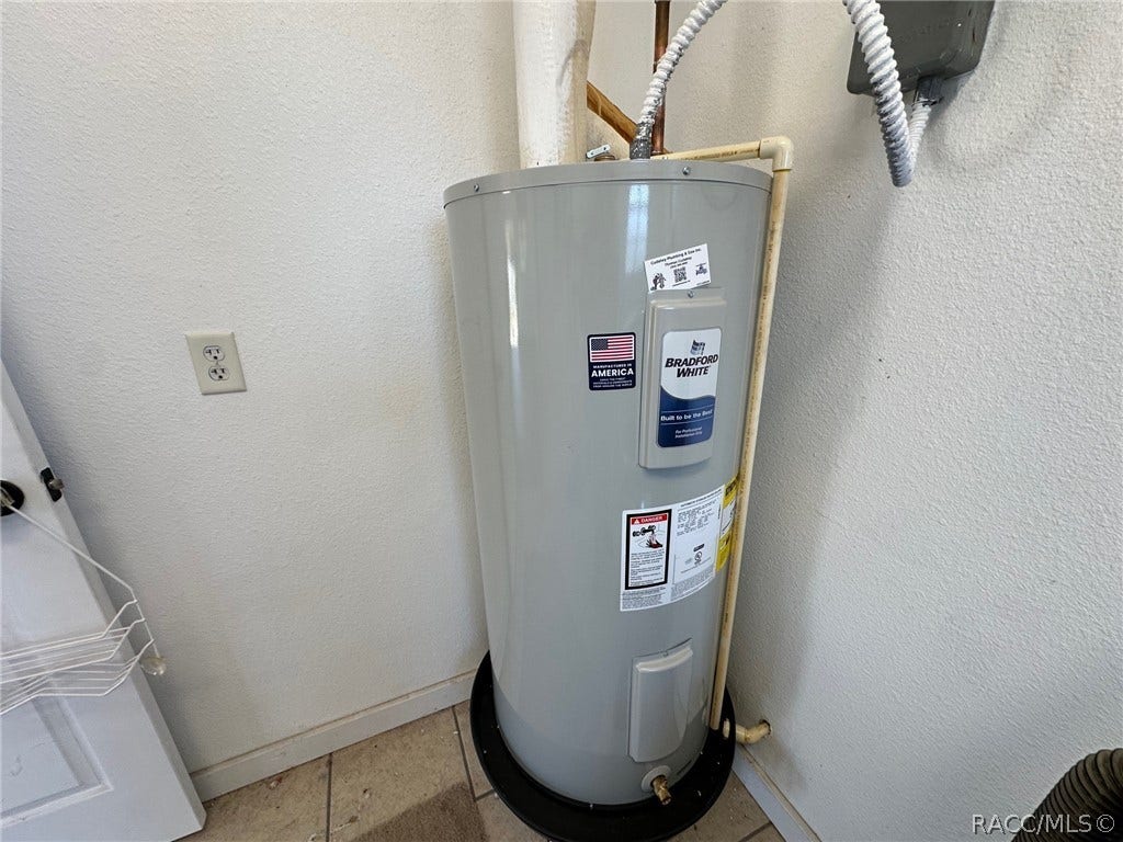 3409 W Corrie Leath Lane, Dunnellon, FL 34433 Brand new water heater