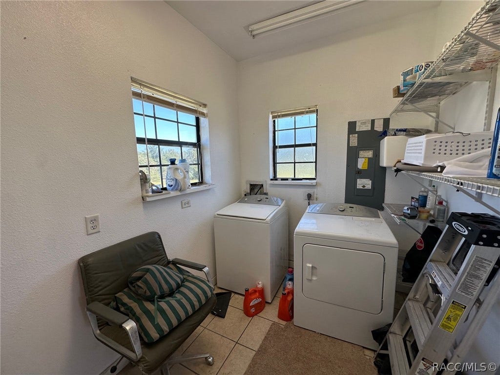3409 W Corrie Leath Lane, Dunnellon, FL 34433 Laundry room