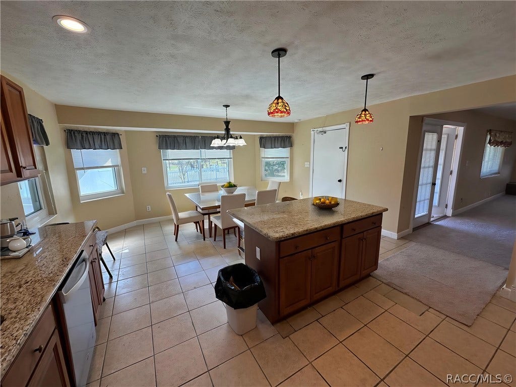 3409 W Corrie Leath Lane, Dunnellon, FL 34433 Eat in Kitchen (virtually staged)