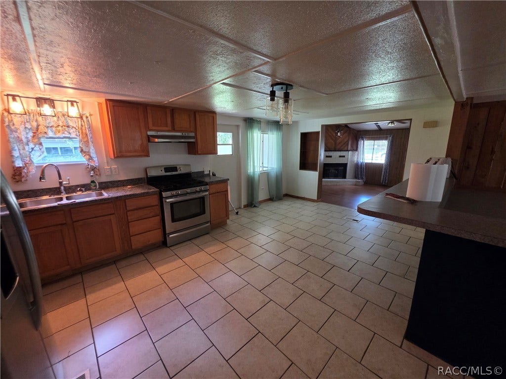 6862 W Homosassa Trail, Homosassa, FL 34448 6862 W Homosassa Trail, Homosassa, FL 34448