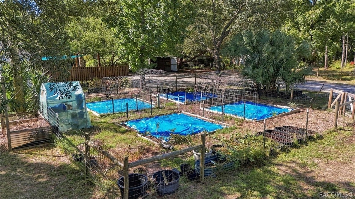 6930 W Sasser Street, Homosassa, FL 34446 Fenced garden