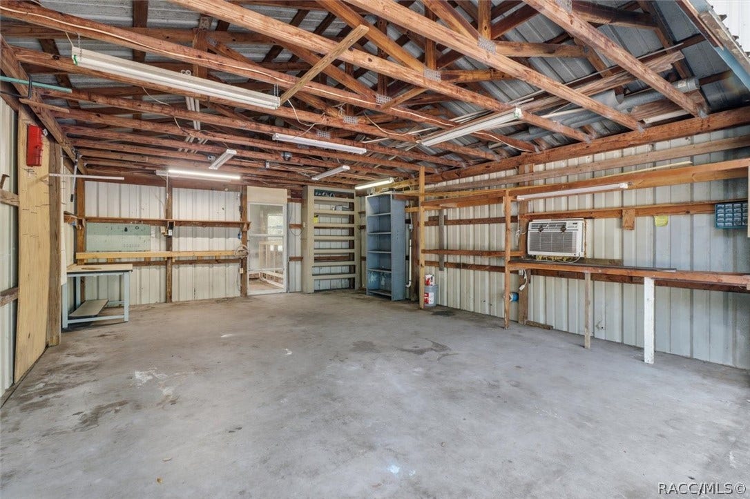 6930 W Sasser Street, Homosassa, FL 34446 Garage